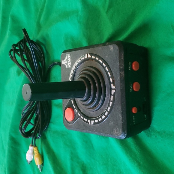Atari 2600 Joystick Jakks 10-in-1 Plug N Play TV Video Game Console - Picture 2 of 3